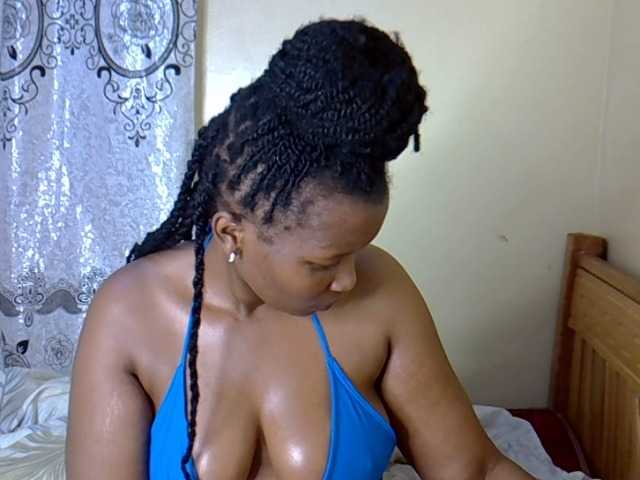 Sexxyqueenss webcam bongacams model stream image