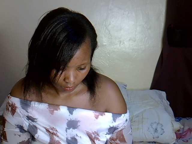 Sexxyqueenss webcam bongacams model stream image