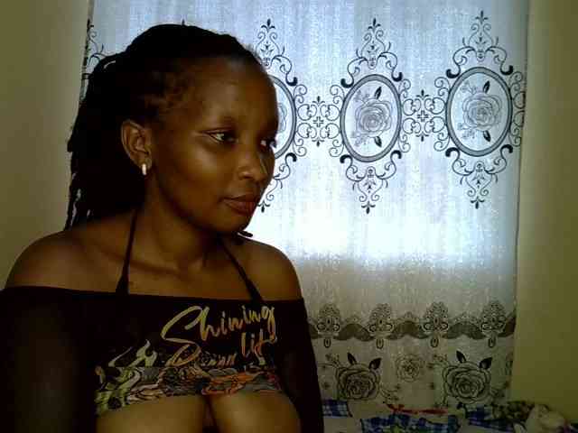 Sexxyqueenss webcam