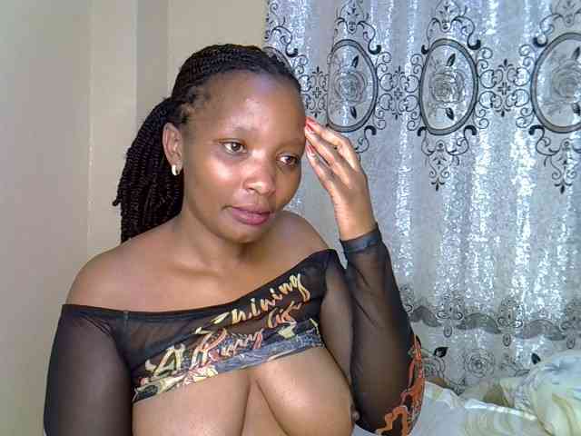 Sexxyqueenss webcam