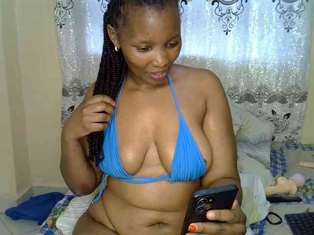 Sexxyqueenss webcam