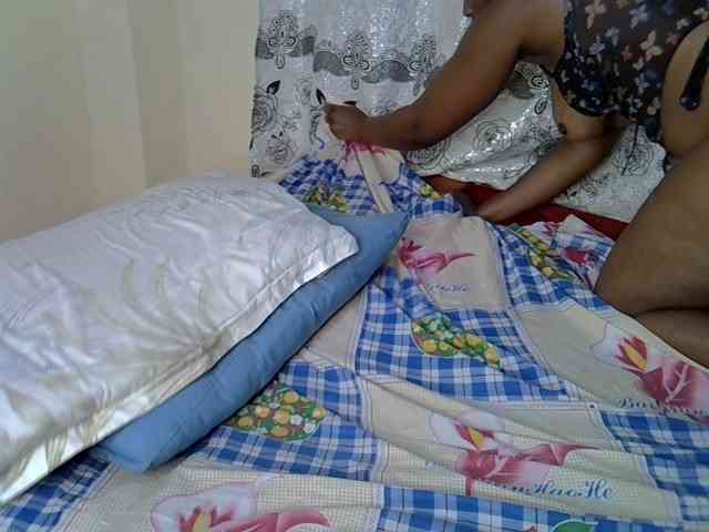 Sexxyqueenss webcam