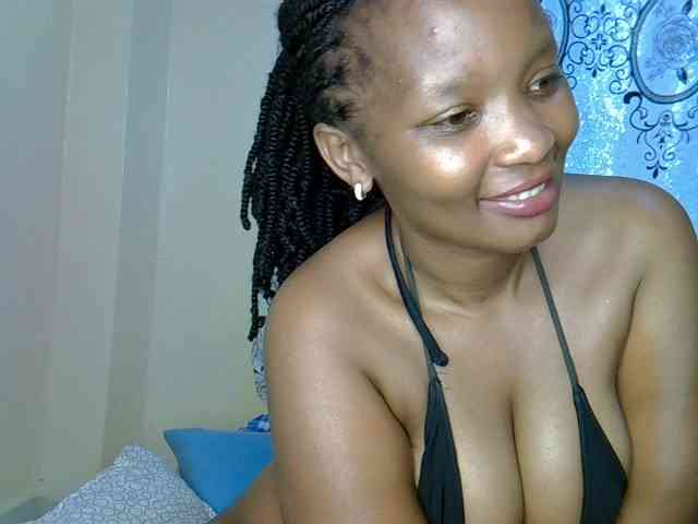 Sexxyqueenss webcam