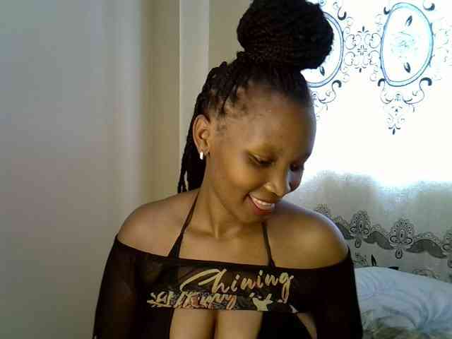 Sexxyqueenss webcam