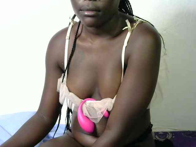 Freakypeach Live Webcam on BongaCams