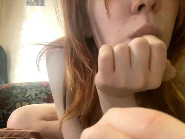 ShelliKvek webcam