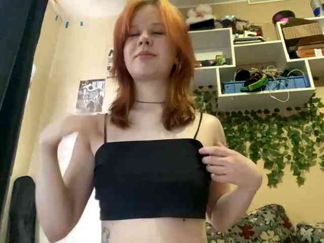 ShelliKvek webcam