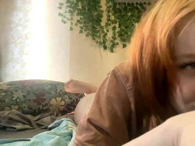 ShelliKvek webcam
