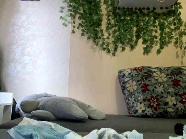 ShelliKvek webcam