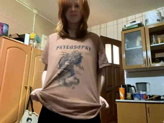 ShelliKvek webcam