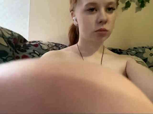 ShelliKvek webcam