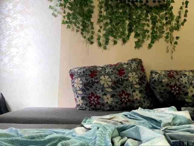 ShelliKvek webcam