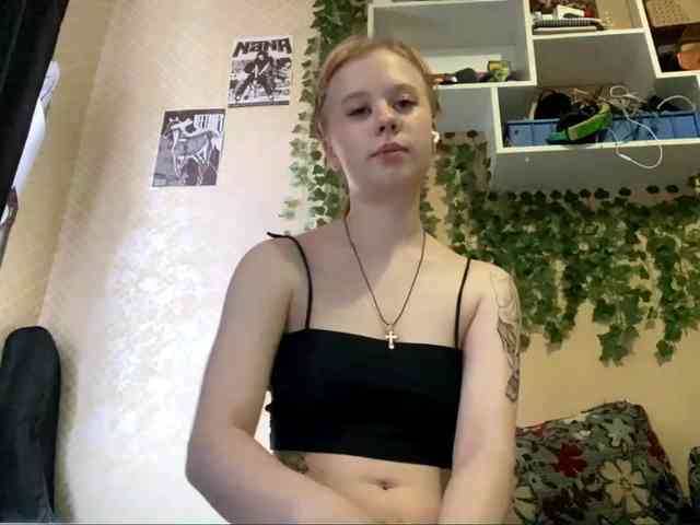 ShelliKvek webcam