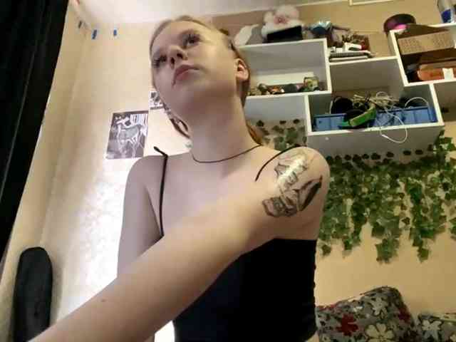 ShelliKvek webcam