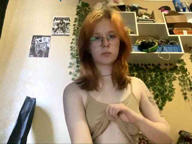 ShelliKvek webcam