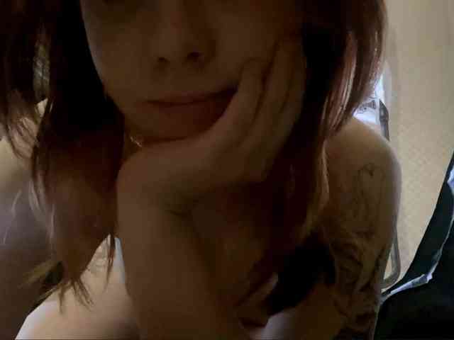 ShelliKvek webcam