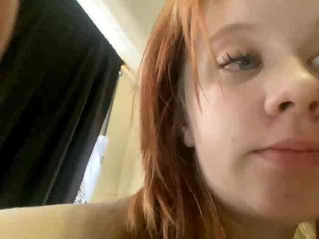 ShelliKvek webcam