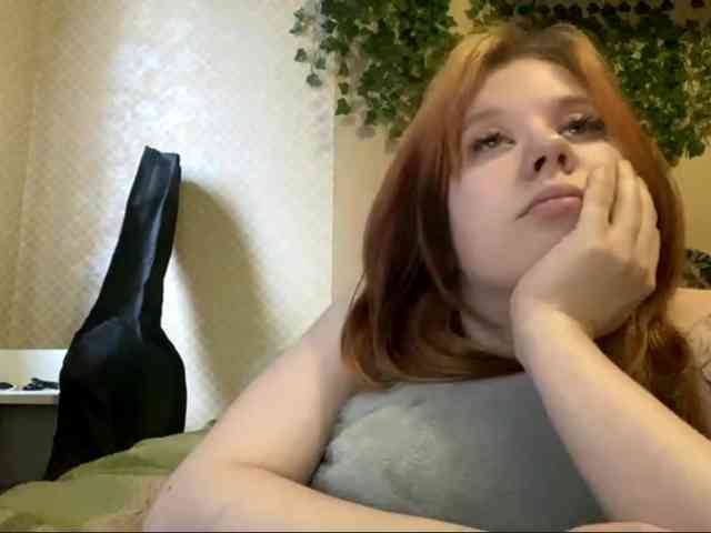 ShelliKvek webcam