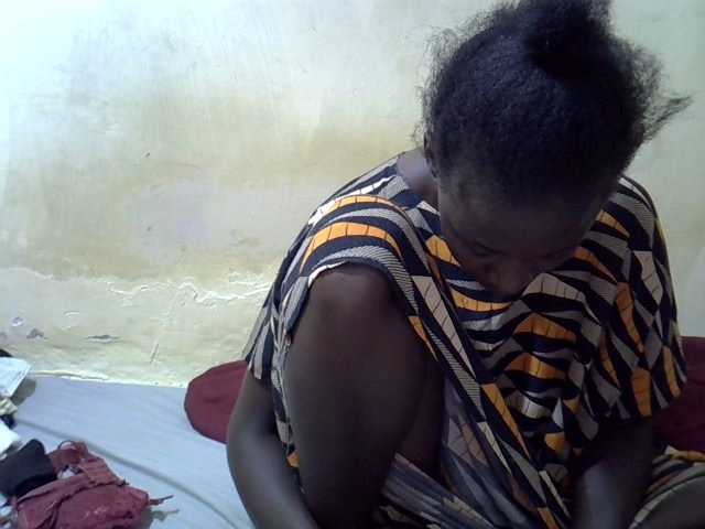 Preetypussie webcam bongacams model stream image