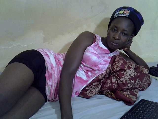 Preetypussie webcam