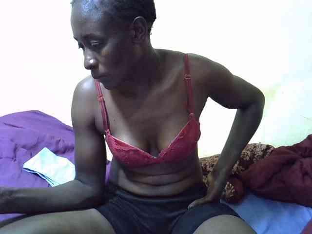 Preetypussie webcam