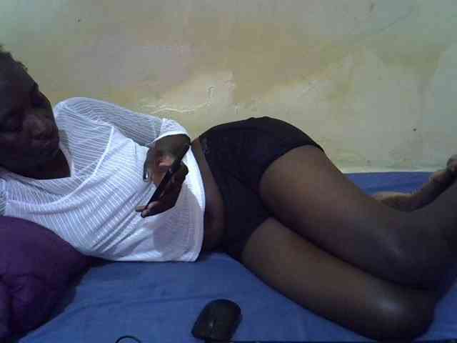Preetypussie webcam