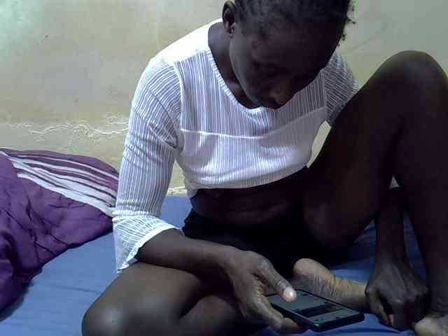 Preetypussie webcam