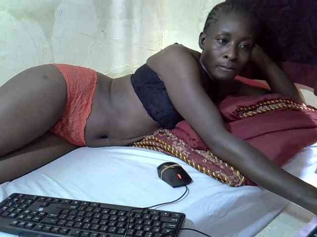Preetypussie webcam