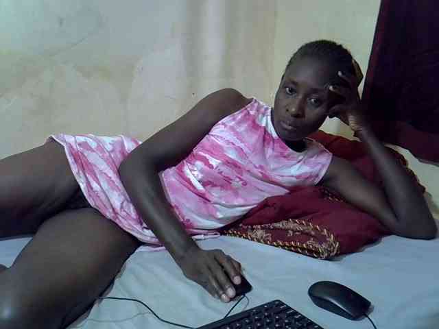 Preetypussie webcam