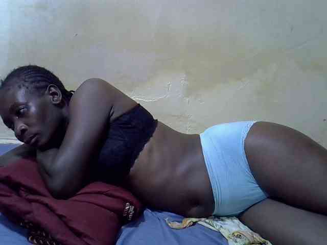 Preetypussie webcam
