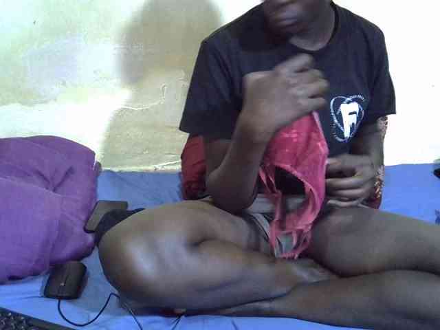 Preetypussie webcam