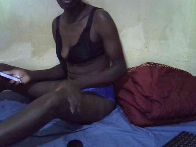 Preetypussie webcam