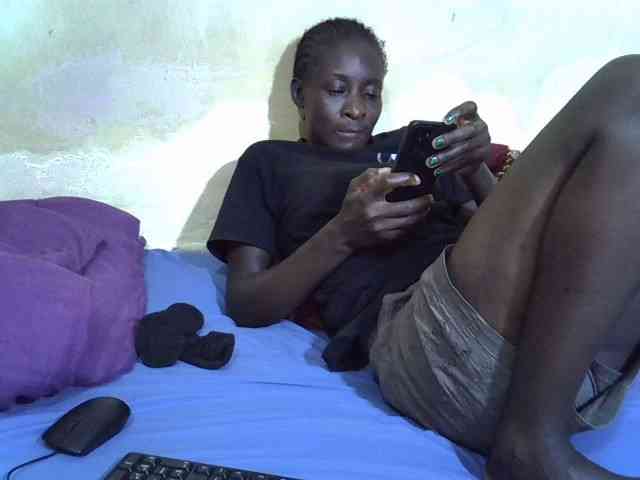 Preetypussie webcam