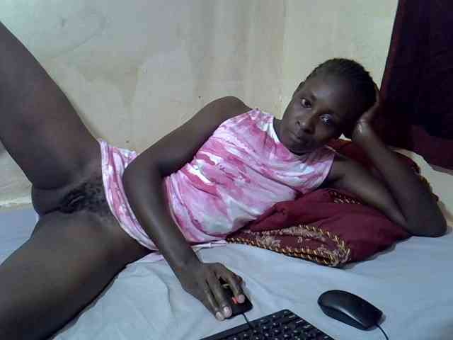 Preetypussie webcam