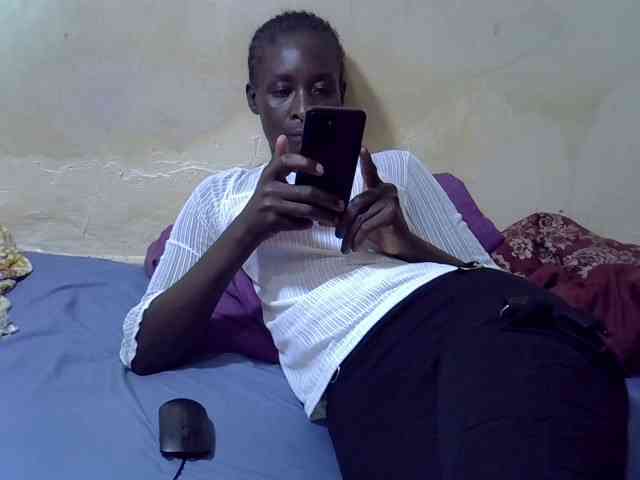 Preetypussie webcam