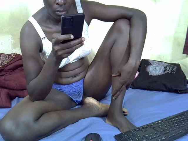 Preetypussie webcam