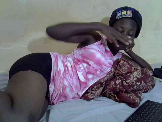 Preetypussie webcam