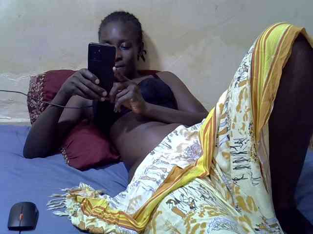 Preetypussie webcam