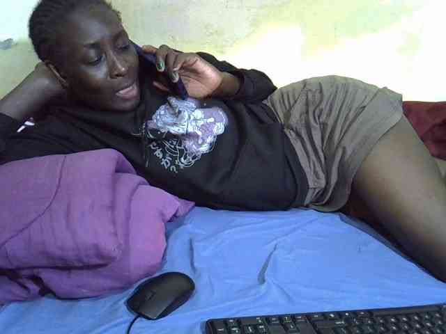 Preetypussie webcam