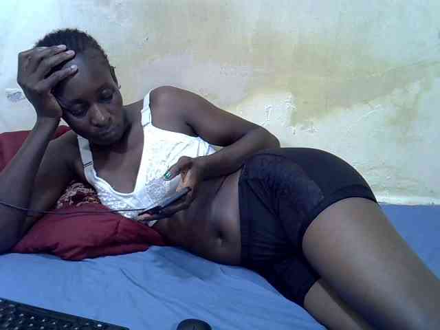 Preetypussie webcam