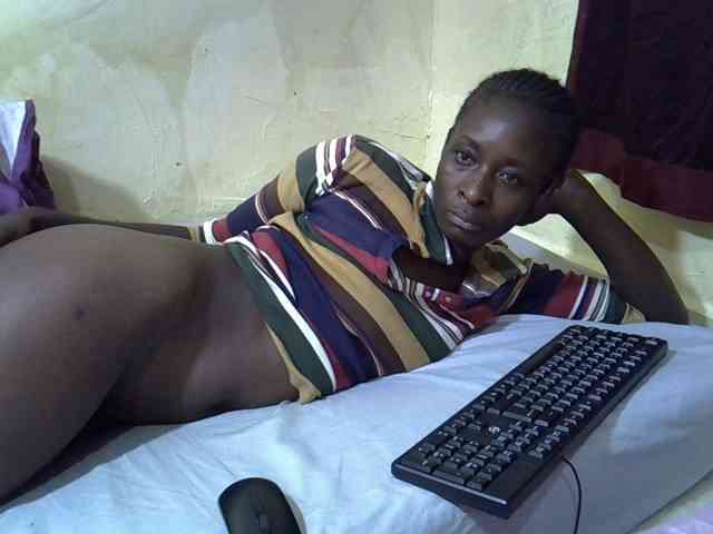 Preetypussie webcam