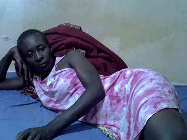 Preetypussie webcam
