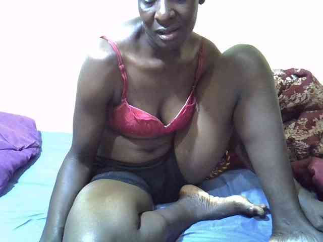 Preetypussie webcam