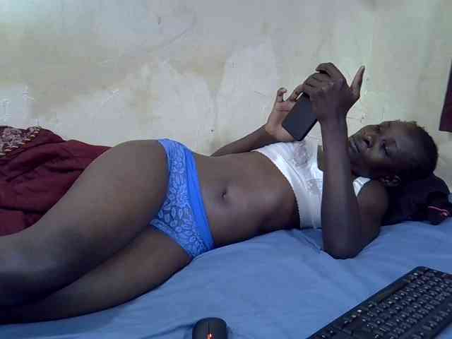 Preetypussie webcam