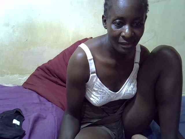 Preetypussie webcam