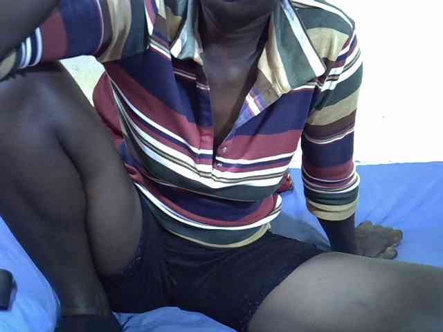 Preetypussie webcam