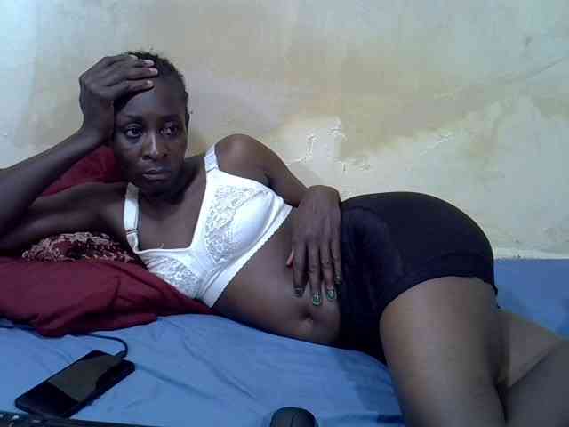 Preetypussie webcam
