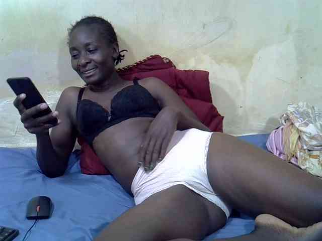 Preetypussie webcam