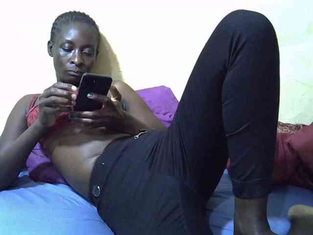 Preetypussie webcam