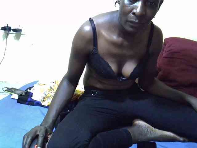 Preetypussie webcam